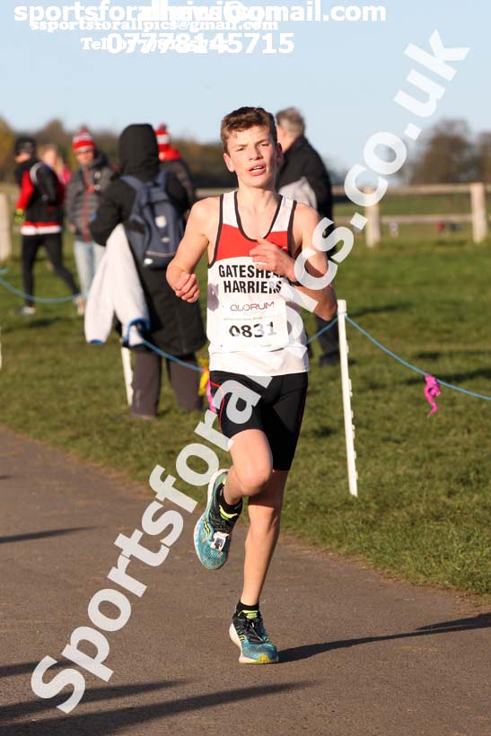Boys and girls under-13s Heaton Harriers Memorial Road Races, Newcastle. Photo:  David T. Hewitson/Sports for All Pics